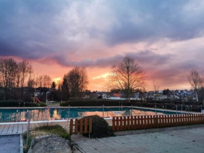 Freibad Neckarbischofsheim im Spaetjahr ©jubu