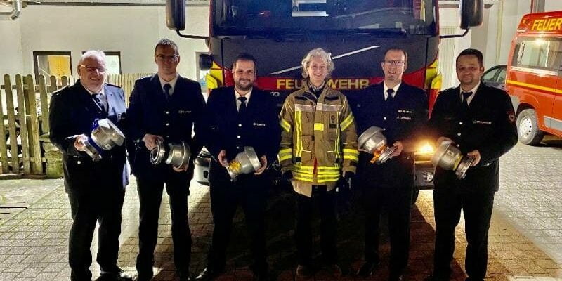 Feuerwehr Ehrstädt: Familie von Gemmingen spendet 5 wichtigen Lösch-Adapter