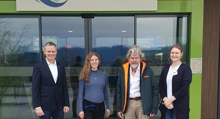 Reinhold Messner trifft junge Klimaschützer in der KLIMA ARENA Sinsheim